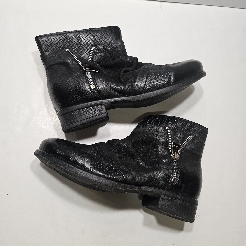 Miz Mooz Sunny Black Leather Zippered Ankle Boots Size: 36  US 6